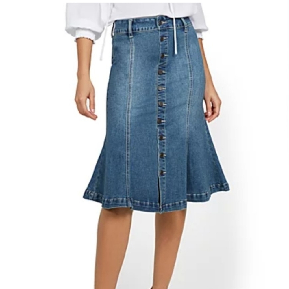 New York and Company Denim Skirt - Picture 2 of 12